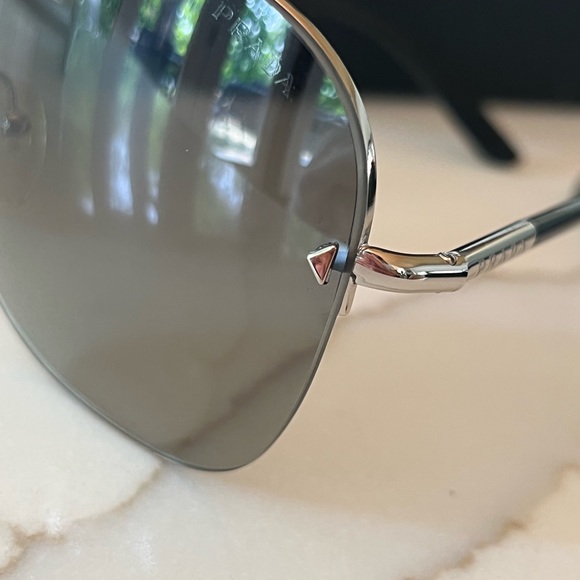 Prada sunglasses - Picture 7 of 13
